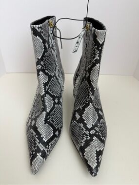 Seychelles Dinner Python Print Leather Ankle Boot Pointed Toe Kitten Heel 8.5